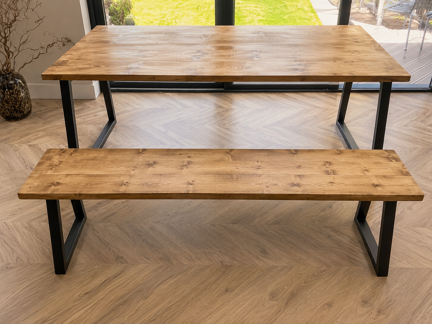 Table à manger en bois recyclé avec bancs – Fabriquée à la main pour cuisine et salle à manger