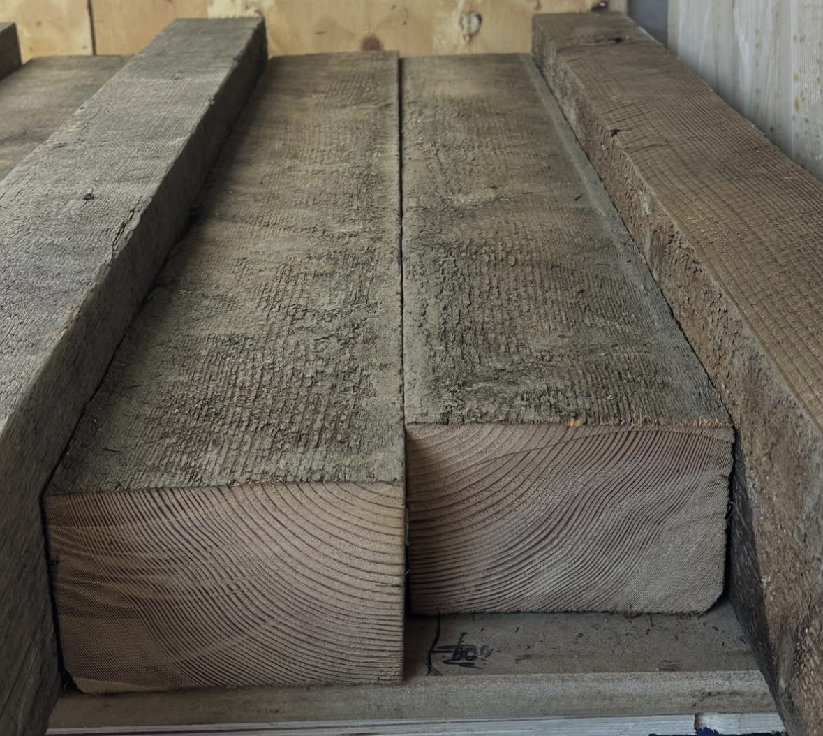 Reclaimed Solid Wood Mantel Beam – Handmade Fireplace Mantel with Pre-Fitted Keyhole Fixings