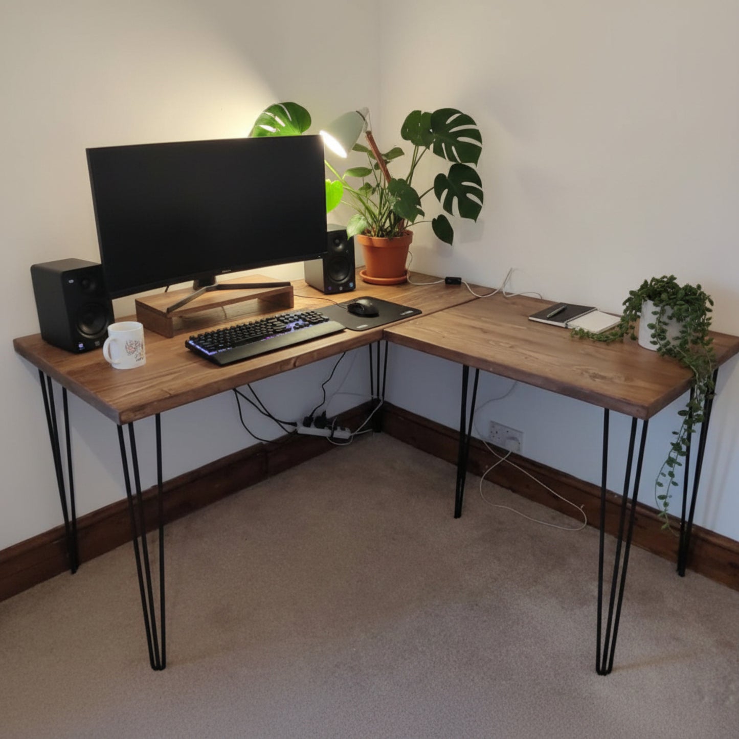 Reclaimed Wood Corner Desk – Handmade L-Shaped Home Office Desk with Hairpin Legs